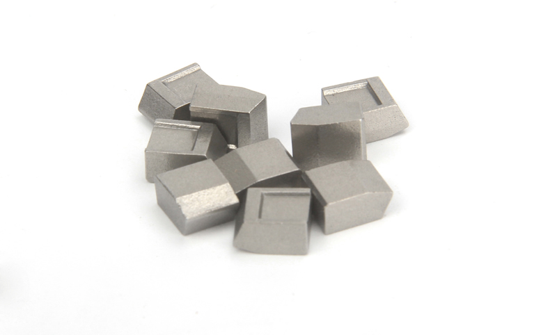 Tungsten carbide saw tips