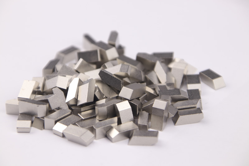 Tungsten carbide saw tips